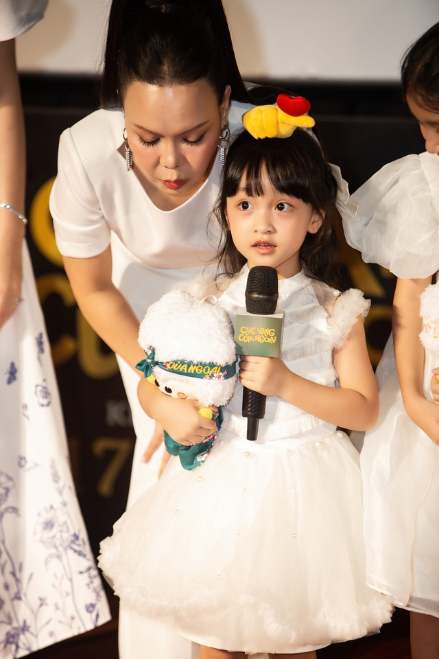 Dàn diễn viên Cục vàng của ngoại mở đại hội ‘bóc phốt’ đạo diễn Khương Ngọc- Ảnh 8.