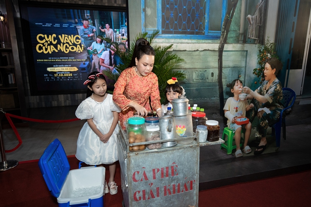 Dàn diễn viên Cục vàng của ngoại mở đại hội ‘bóc phốt’ đạo diễn Khương Ngọc- Ảnh 1.