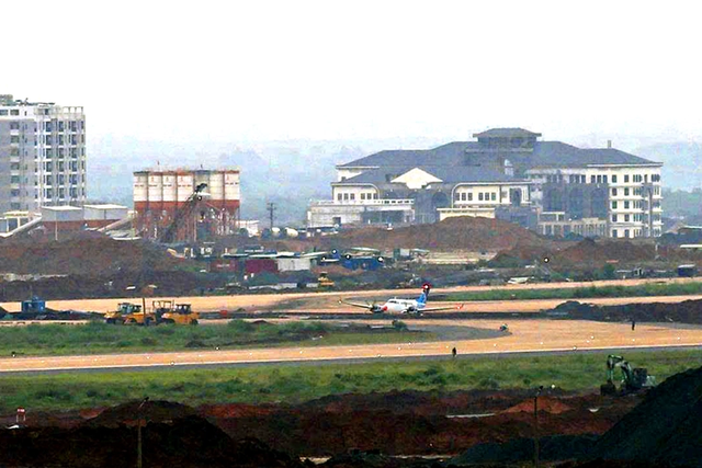 Aircraft conducts 1st calibration flight at Long Thanh Airport in southern Vietnam- Ảnh 1.