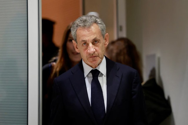 Former French President Sarkozy handed 5-year jail term in stunning downfall- Ảnh 3.