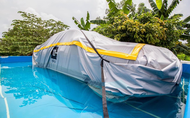 Vietnam car owners turn to flood-protection bags amid storm fears- Ảnh 4.