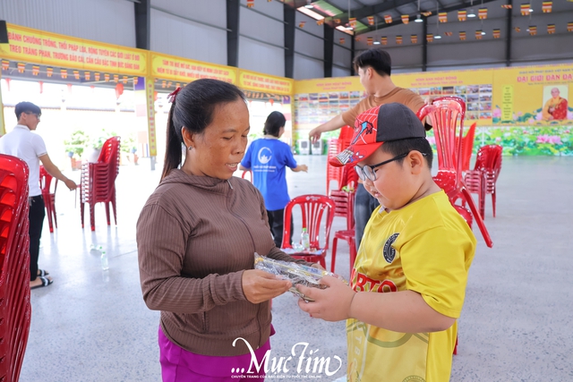 Trung thu mơ ước 2025: Thêm yêu thương cho trẻ em Tây Ninh- Ảnh 13.