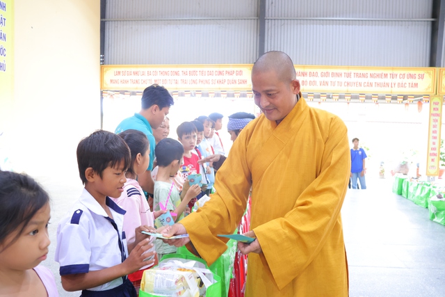 Trung thu mơ ước 2025: Thêm yêu thương cho trẻ em Tây Ninh- Ảnh 19.