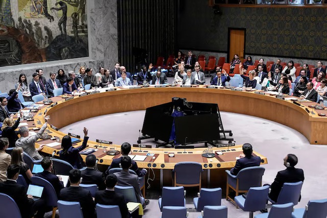 UN sanctions on Iran loom after vote to delay fails - Ảnh 1.