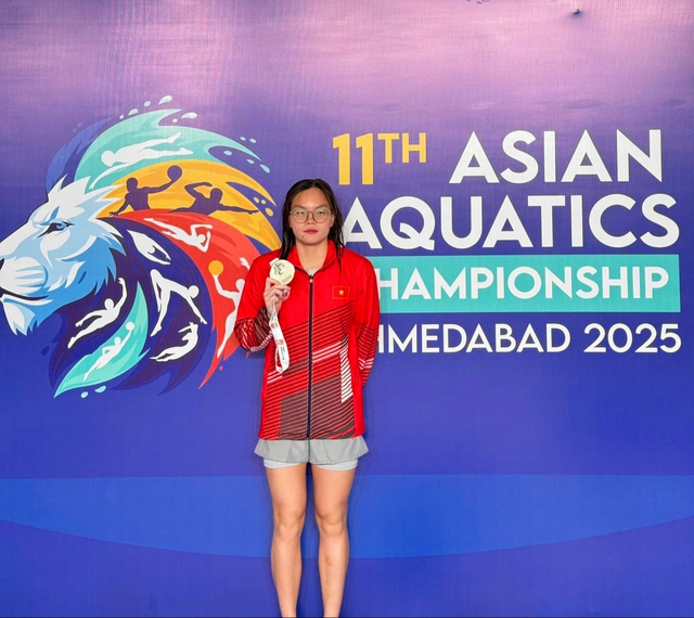 Vietnam wins 3 medals on opening day of Asian aquatics championships- Ảnh 1.