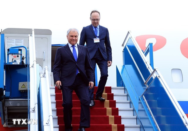Russian State Duma chairman begins official visit to Vietnam - Ảnh 1.