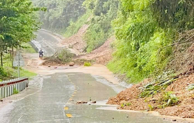 Storm Bualoi weakens as cleanup, rescue efforts intensify in Vietnam
- Ảnh 2.