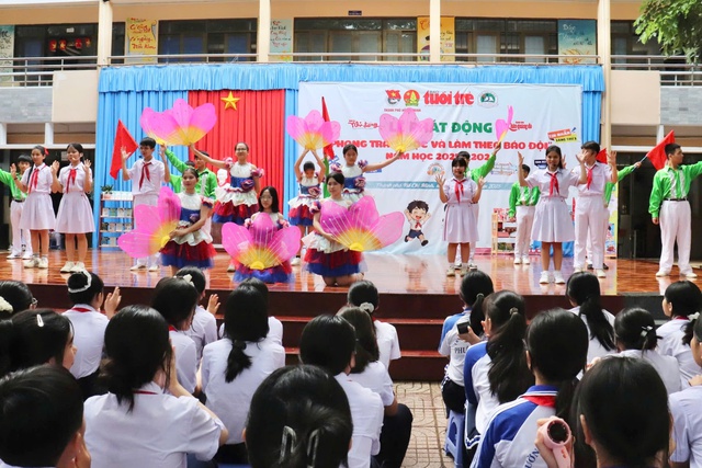 Cùng học trò Trường THCS Phước Thắng lan tỏa niềm vui 'Đọc và làm theo báo Đội' - Ảnh 1.