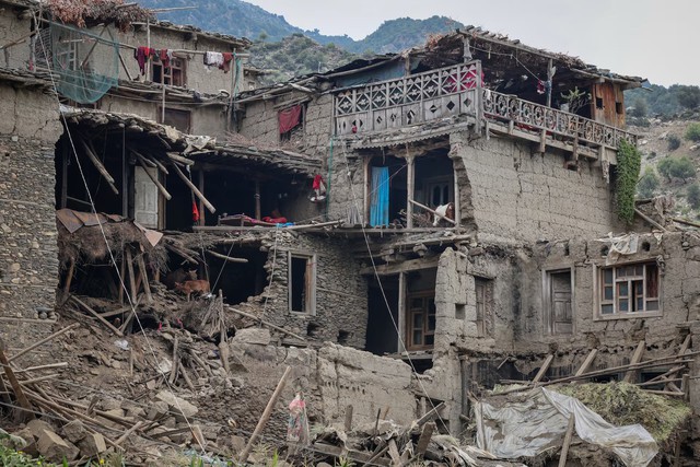 New quake shakes devastated Afghan region as death toll exceeds 1,400- Ảnh 5. New quake shakes devastated Afghan region as death toll exceeds 1,400- Ảnh 5.