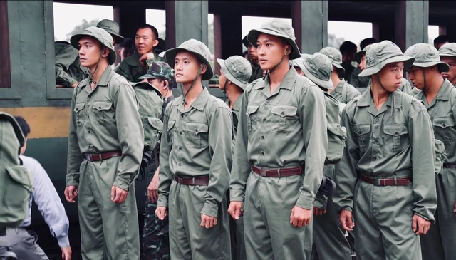 Đình Khang – cậu em út ‘nhỏ nhưng gan đánh giặc không nhỏ’ trong phim Mưa đỏ- Ảnh 2.