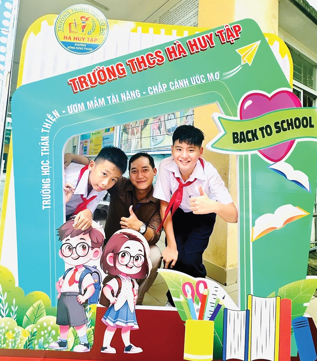 Muôn kiểu 'say hi' tân binh lớp 6 vui ơi là vui của các trường - Ảnh 7.