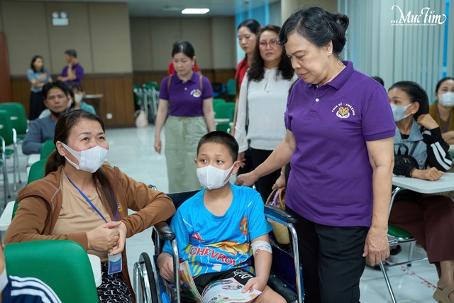 Trung thu mơ ước 2025: san sẻ yêu thương cùng bệnh nhi Bệnh viện Nhi đồng TP.HCM - Ảnh 1.