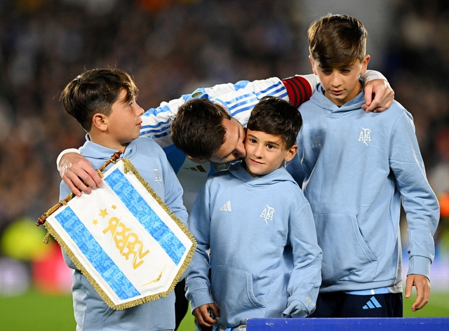 Messi ghi cú đúp, Argentina thắng đậm Venezuela- Ảnh 1.