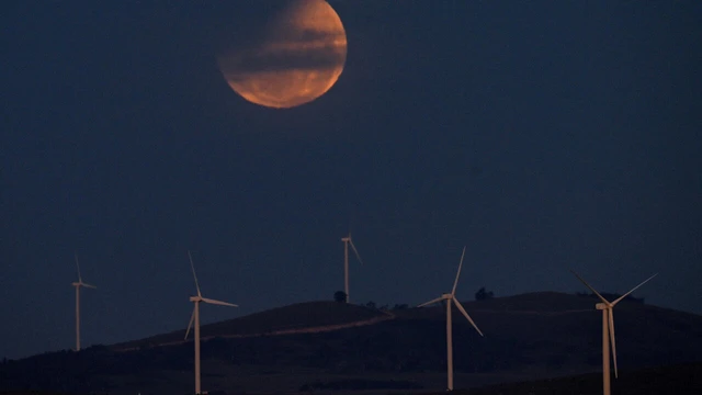 Total lunar eclipse to bring ‘Blood Moon’ over Vietnam- Ảnh 1. Total lunar eclipse to bring ‘Blood Moon’ over Vietnam- Ảnh 1.