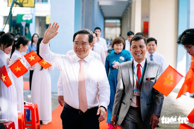 Nearly 26 million students enter new school year in Vietnam- Ảnh 5. Nearly 26 million students enter new school year in Vietnam- Ảnh 5.