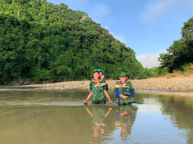 Nearly 26 million students enter new school year in Vietnam- Ảnh 10. Nearly 26 million students enter new school year in Vietnam- Ảnh 10.