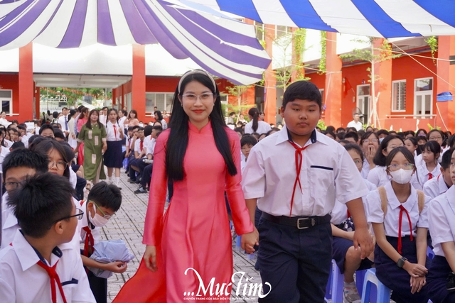 Teen Trường Trung học Thực hành Sài Gòn sẵn sàng cho năm học mới rực rỡ - Ảnh 3.