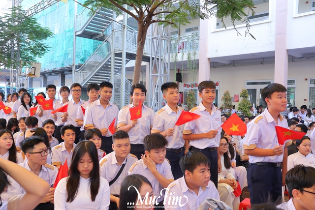 Khát vọng vươn mình của thầy và trò Trường THPT Dương Văn Thì trong năm học mới - Ảnh 3.