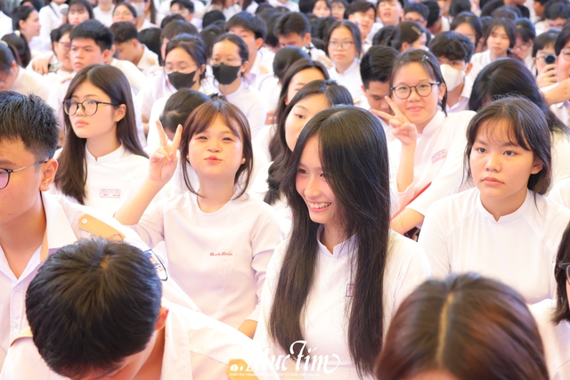 Khát vọng vươn mình của thầy và trò Trường THPT Dương Văn Thì trong năm học mới - Ảnh 18.