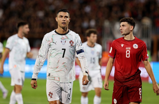 Ronaldo lập cú đúp cho Bồ Đào Nha tại vòng loại World Cup 2026- Ảnh 1.