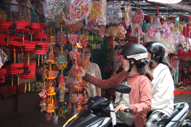 Check-in sớm phố lồng đèn Lương Nhữ Học đón Trung thu- Ảnh 9.