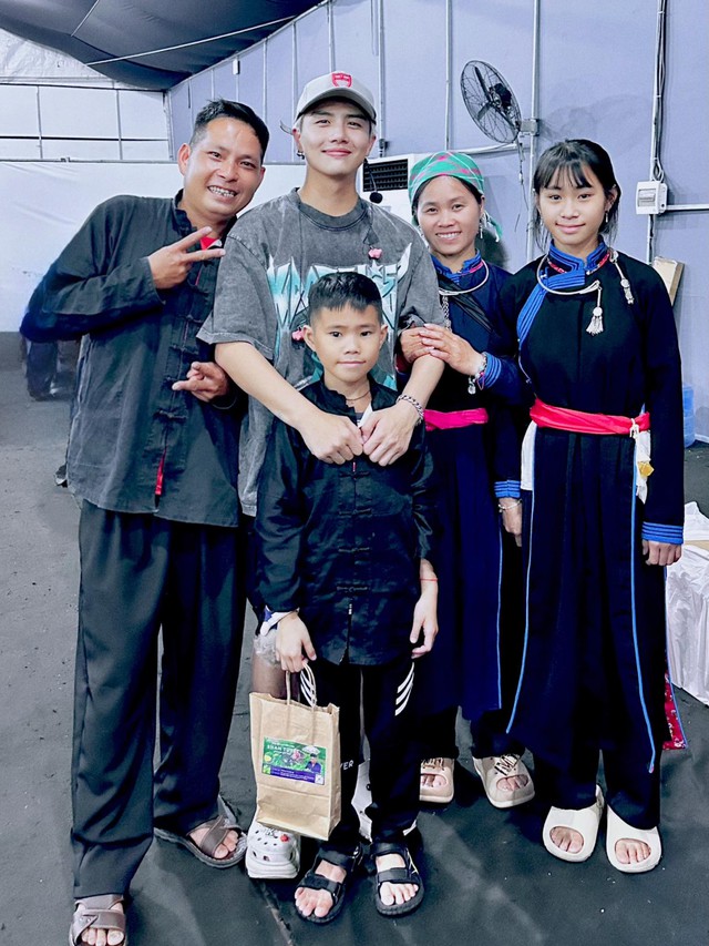 Duy Khánh cùng gia đình chị Thông sẽ làm gì tại concert Anh trai vượt ngàn chông gai? - Ảnh 1.