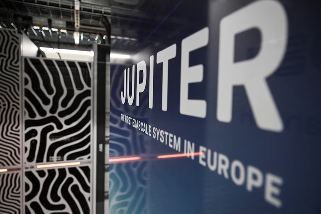Germany's Merz inaugurates Nvidia supercomputer for research- Ảnh 1.
