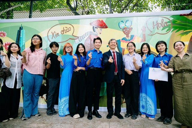 Cuban Consulate General inaugurates student-drawn mural in Ho Chi Minh City- Ảnh 8. Cuban Consulate General inaugurates student-drawn mural in Ho Chi Minh City- Ảnh 8.