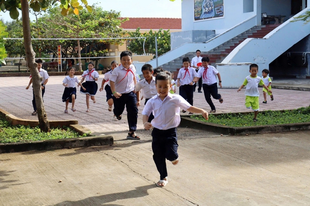 Back to school in Vietnam’s remote Truong Sa archipelago- Ảnh 2.
