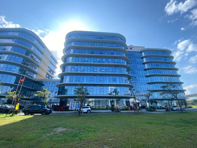 Vietnam inaugurates International Financial Center facility in Da Nang- Ảnh 1.