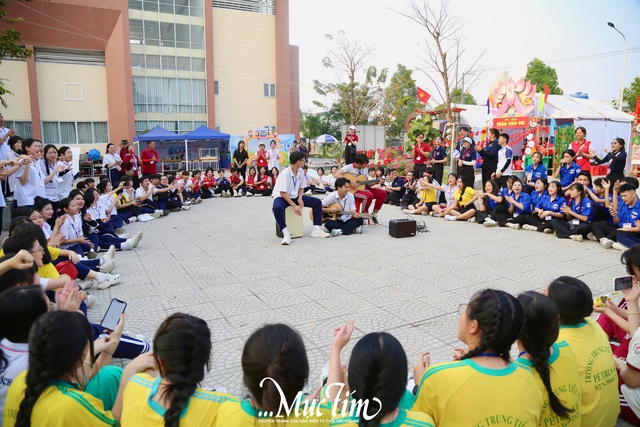 Trại sinh bùng nổ cùng văn nghệ và thể thao tại Hội trại truyền thống 9-1 cụm 9- Ảnh 4.