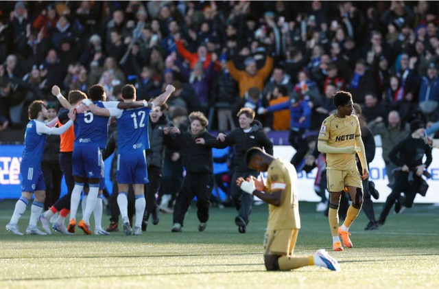 Đương kim vô địch FA Cup bị đội hạng 6 Anh loại sốc  - Ảnh 1.