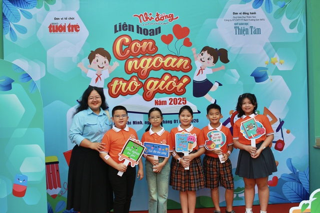 Tự hào khi học trò được tuyên dương Con ngoan trò giỏi - Ảnh 1.