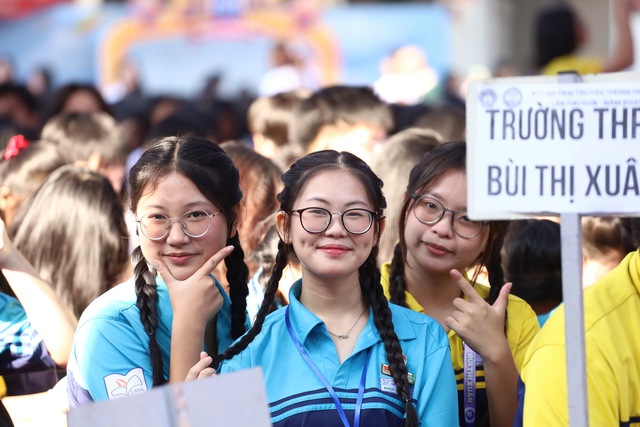 Hội trại truyền thống 9-1 đồng loạt diễn ra tại 12 điểm trường ở TP.HCM - Ảnh 1.