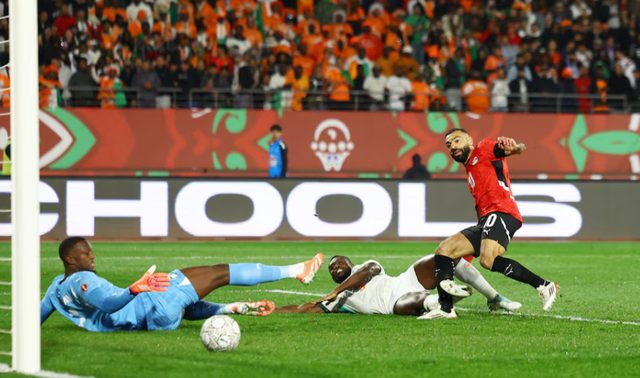 Salah chói sáng, Ai Cập đánh bại ĐKVĐ CAN Cup để vào bán kết - Ảnh 1.