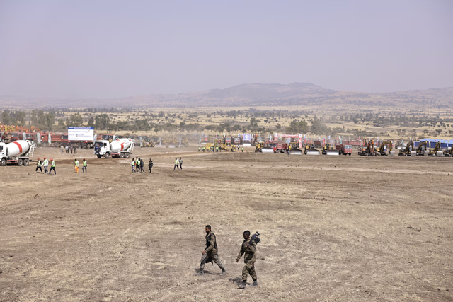 Ethiopia begins $12.5 billion construction of 'Africa's biggest airport'
- Ảnh 1.