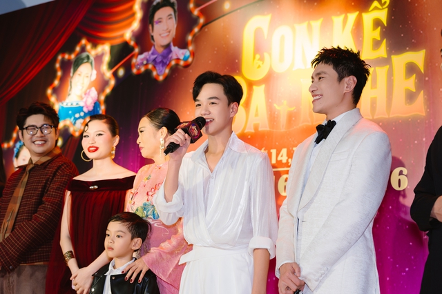 Hai ba con Kiều Minh Tuấn, Hạo Khang bật khóc khi xem ‘Con kể ba nghe’  - Ảnh 3.