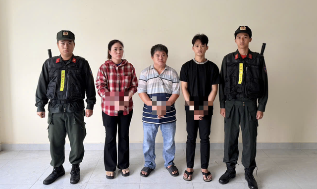 Ho Chi Minh City police charge couple for producing noodles mixed with banned chemicals
- Ảnh 1.