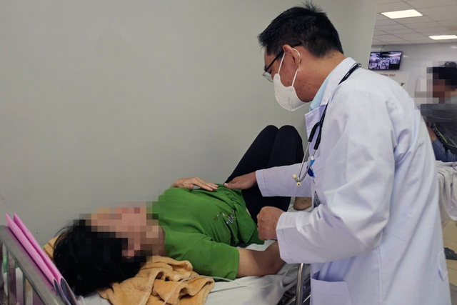 Ho Chi Minh City ‘banh mi’ shop fined $570 after 125 customers fall ill- Ảnh 1.