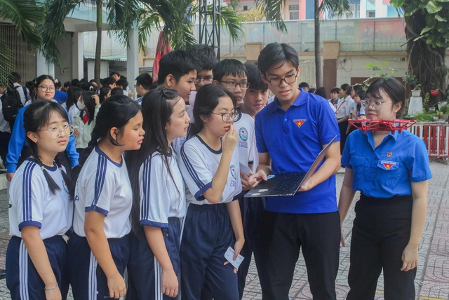 Học sinh Trường THCS Độc Lập thích thú tham gia Ngày hội Khoa học Sci-me- Ảnh 2.