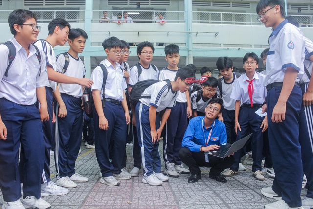 Học sinh Trường THCS Độc Lập thích thú tham gia Ngày hội Khoa học Sci-me- Ảnh 1.