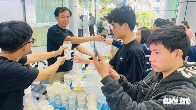 Foreign visitor demand drives pilot for digital asset conversions in Da Nang- Ảnh 1.