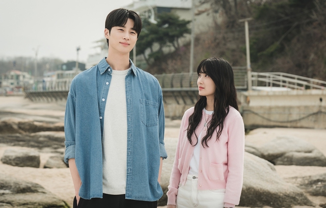 Mỹ nhân Kim Hye Yoon: Từng bị 100 đạo diễn từ chối vì... quá lùn - Ảnh 2.