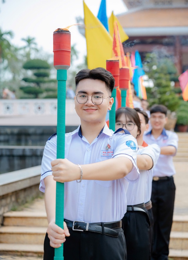 Từ tinh thần ham học hỏi đến bản lĩnh của thủ lĩnh Đoàn trường- Ảnh 3.