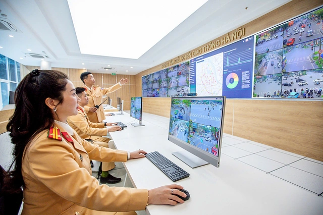 Hanoi deploys AI cameras for littering, sidewalk encroachment fines- Ảnh 1.