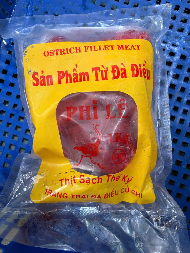 Ho Chi Minh City busts food counterfeiting racket selling 50 metric tons of fake specialty meat- Ảnh 2.