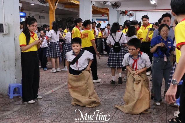 Thiếu nhi TP.HCM hăng hái hưởng ứng 135 ngày thi đua chào mừng kỷ niệm 85 năm Ngày thành lập Đội  - Ảnh 16.