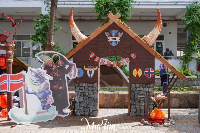 Học sinh tái hiện không gian văn hóa đa quốc gia tại hội trại truyền thống - Ảnh 4.