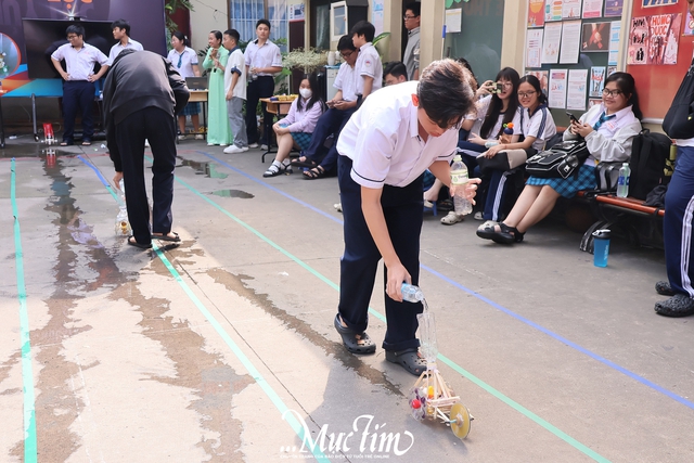 Biến lý thuyết vật lý thành trải nghiệm sống động qua cuộc thi xe thủy lực dành cho học sinh - Ảnh 11.