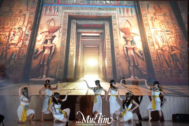 Học sinh tái hiện không gian văn hóa đa quốc gia tại hội trại truyền thống - Ảnh 8.